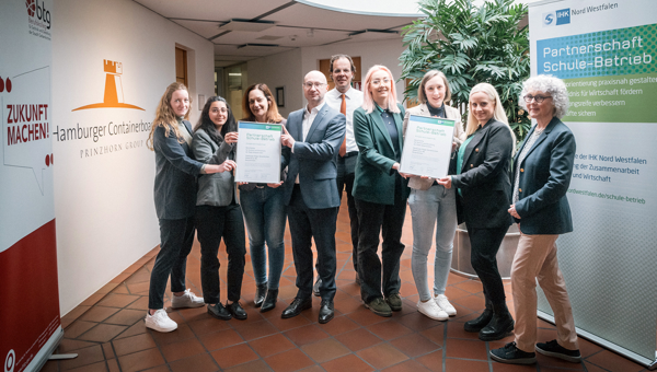 Partnerschaft Schule-Betrieb – btg und Hamburger Containerboard Gelsenkirchen schließen Kooperationsvereinbarung